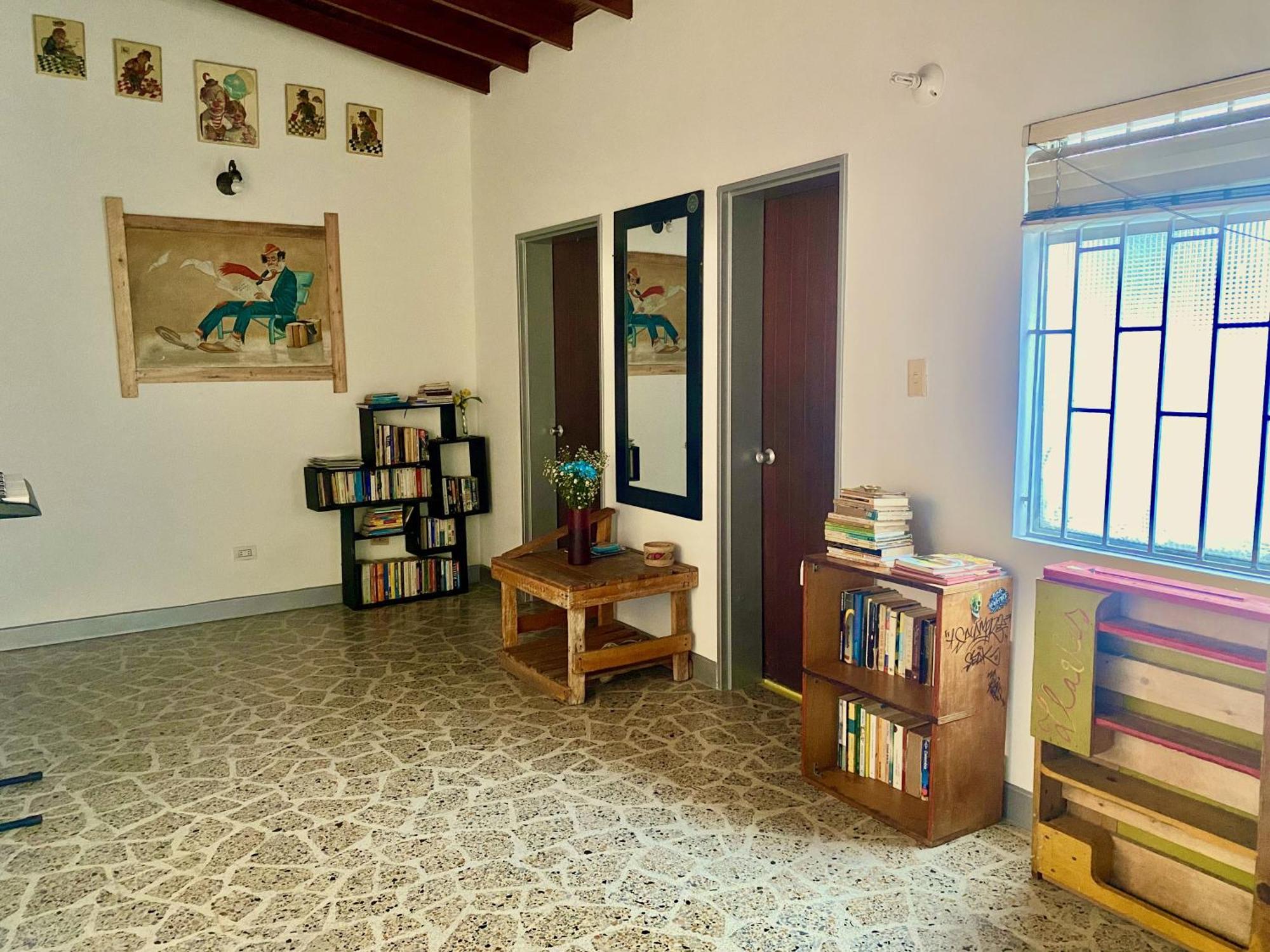 Casa Almarita - Hostal, Bar Y Restaurante Μεντεγίν Εξωτερικό φωτογραφία