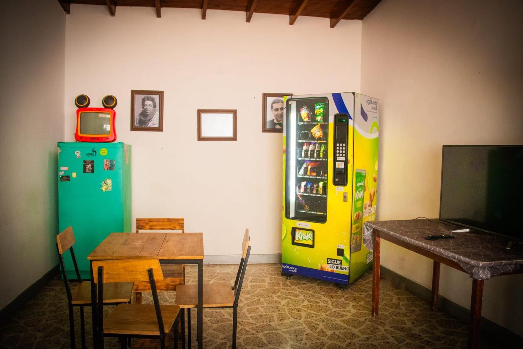 Casa Almarita - Hostal, Bar Y Restaurante Μεντεγίν Εξωτερικό φωτογραφία